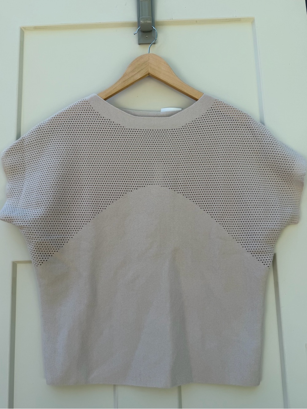 NWT Sioni Light Beige Knit Short Sleeve Top sz Small- Quiet Luxury Classic Soft
